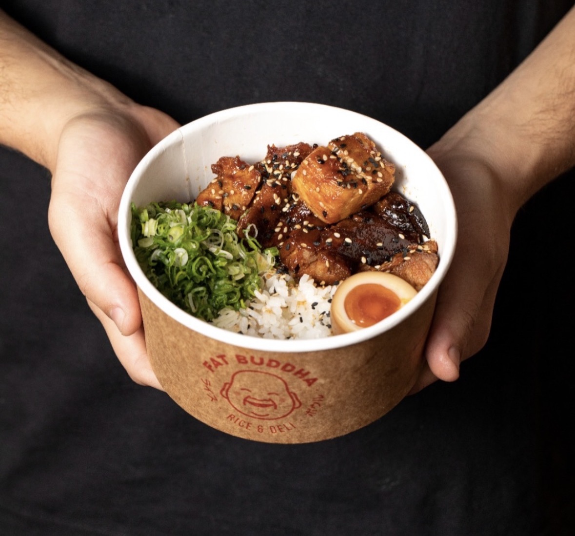 Pote de papel Kraft Bowls com identidade de marca aplicada
